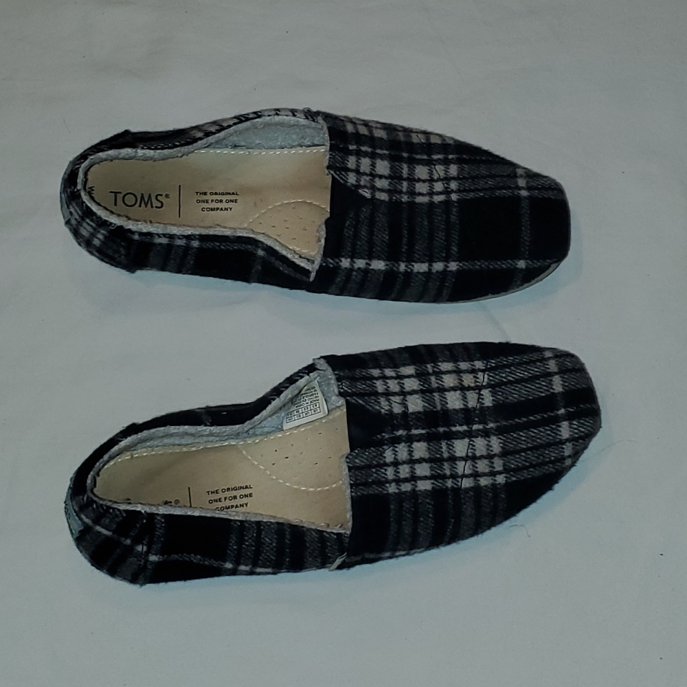 TOMS shoes black white plaid